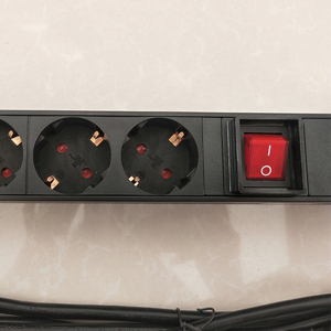 Phổ cảm ứng bảo vệ tăng dọc thông minh 19 inch Rack Thiết bị chuyển mạch 30A điện Châu Âu Đức 6 PDU ổ cắm dải cho công cụ giá - Product Image 2