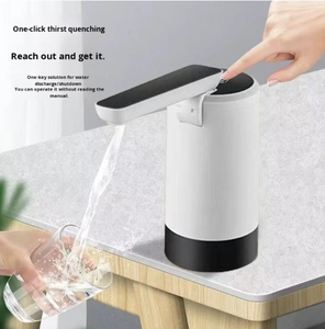 Distributeur d'<span class=keywords><strong>eau</strong></span> électrique mini en plastique écologique pour extérieur avec support, <span class=keywords><strong>pompe</strong></span> à <span class=keywords><strong>eau</strong></span> portable automatique rechargeable par USB 300 mAh pour voiture - Product Image 3