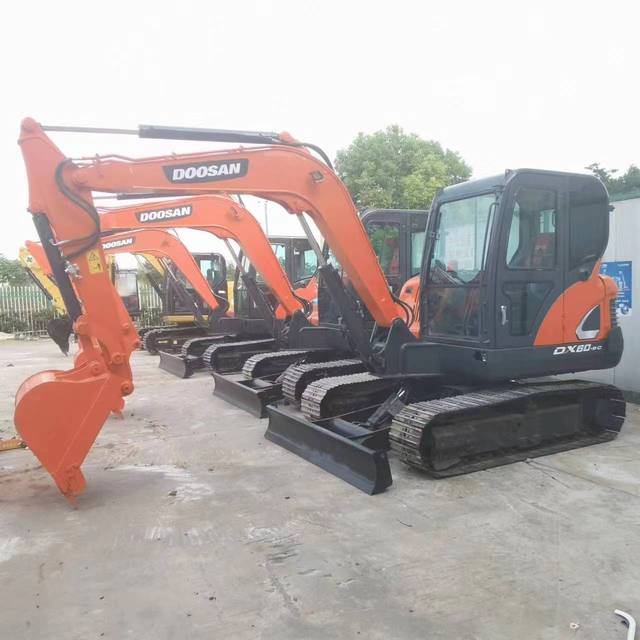 Japan DOOSAN DX60 Used Excavator 6 TONS Second Hand Digger DH60 Mini Hydraulic Crawler Excavators for Sale