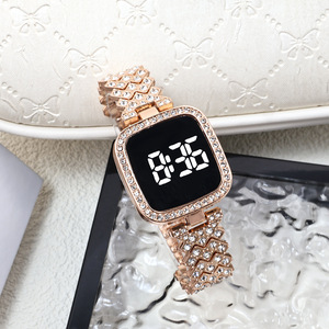 Orologio da Donna Quadrato Semplice e Fresco 2025, in Lega con Diamanti, LED Touch, Lussuoso e Alla Moda, Personalizzato - Product Image 4