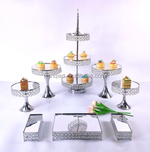 Ensemble <span class=keywords><strong>de</strong></span> plateaux à bonbons en or faits à la main, support à gâteaux, présentoir à desserts en métal pour la décoration <span class=keywords><strong>de</strong></span> <span class=keywords><strong>mariage</strong></span>, fête, usage domestique, hôtel, offre promotionnelle - Product Image 3