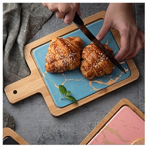 Assiette rectangulaire en céramique style nordique marbré pour steak, pain et pizza avec poignée - Product Image 3