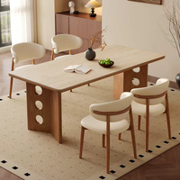 Ensemble de table et chaises de salle à manger de luxe en bois massif avec plateau en pierre carrée, design moderne, durable, écologique, pour usage hôtelier