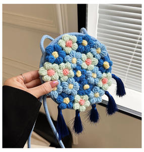 Bolso de hombro redondo estilo bohemio para mujer, cartera pequeña con estampado de flores bordadas, estilo bohemio, ideal para playa, vacaciones, Verano - Product Image 5