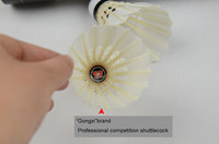 Prix d'usine personnalisé populaire volant en plumes d'oie et de canard navette coq badminton