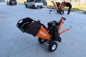 Trituratore di rami e cippatore forestale a basso prezzo con motore a benzina da 7 CV e 210 cc - Product Image 4