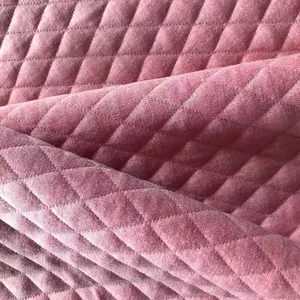 Fornecedor de fábrica de tecido de malha jacquard para roupas, tecido acolchoado rosa à prova de vento, fio tingido estiramento