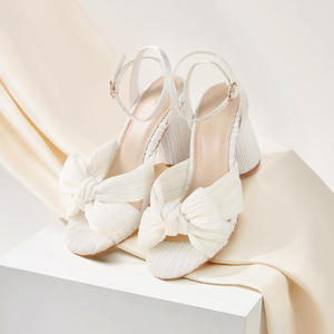 Eleganti Scarpe da Sposa Bianche <span class=keywords><strong>con</strong></span> Fiocco e Tacco Grosso per <span class=keywords><strong>Donne</strong></span>, Sandali <span class=keywords><strong>con</strong></span> Tacco Alto, Punta Aperta, Cinturino alla Caviglia, Plissettati e Raffinati - Product Image 2
