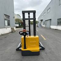 Gerbeur électrique autopropulsé de 1,5 tonne avec fonction de levage initial pour la montée de rampes et le passage sur terrains accidentés, idéal pour l'utilisation en entrepôt, durable