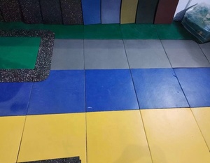 Revêtement de sol en vinyle antidérapant et antichoc, remplacement des dalles en plastique, tapis de sport pour salle de sport, design européen, installation par clic, utilisation en extérieur - Product Image 3