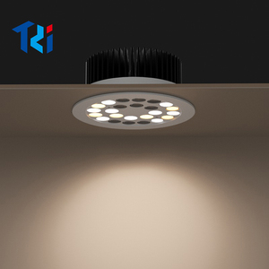 <span class=keywords><strong>Telecomando</strong></span> a colori personalizzato 24W, 48W ha condotto la <span class=keywords><strong>luce</strong></span> rotante della visualizzazione dei gioielli per l'armadietto degli orologi di marca - Product Image 6