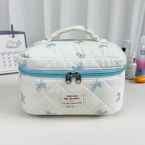 Sac de voyage cosmétique à poignée décoré d'un nœud, compartimentable, pour produits de soin de la peau, vente en gros d'usine - Product Image 4