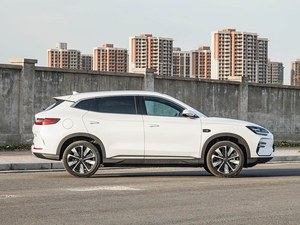 Véhicule électrique BYD Song Plus 2025, édition haut de gamme 605 km, batterie Blade, moteur 160 kW, accélération 7,7 s, charge rapide 0,46 h - Product Image 3