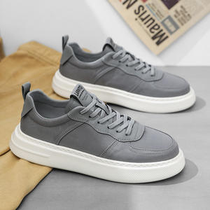 รองเท้าผ้าใบแฟชั่นลำลอง รองเท้าผ้าใบสำหรับฤดูใบไม้ผลิและฤดูร้อน น้ำหนักเบา ระบายอากาศได้ดี สไตล์สปอร์ตและลำลอง ทันสมัย - Product Image 4