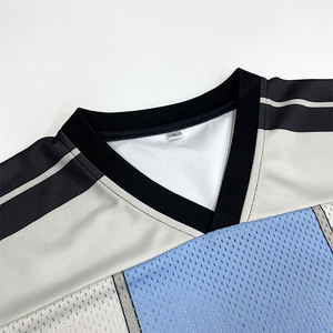 Camiseta de Fútbol Retro Personalizada con Diseño de Parches Sublimados a Rayas, Manga Corta y Transpirable - Product Image 4