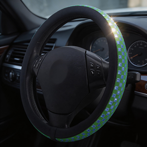 Housse de volant universelle en cuir PU à carreaux avec strass Aire Space Bling, en peluche courte, antidérapante et douce pour <span class=keywords><strong>voiture</strong></span> - Product Image 1