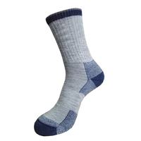 Chaussettes de sport en laine mérinos rembourrées thermo d'extérieur chaudes et épaisses pour l'hiver de haute qualité