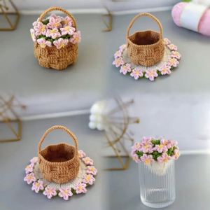 Großhandel Häkel-Untersetzer mit Blumenmuster, Rutschfeste Garnmatten als Getränkeschutz für Zuhause und Büro, Einzigartige Handgefertigte Geschenkidee - Product Image 3