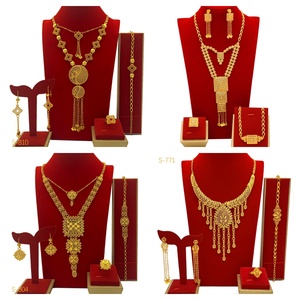 Parure de mariage pour femme style ethnique du Moyen-Orient Dubaï, en alliage plaqué or 24 carats, motif plantes et fleurs, collier, boucles d'oreilles et bague - Product Image 1