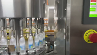 Machine d'étiquetage automatique à colle thermofusible linéaire OPP pour bouteilles d'eau minérale vides de 5L et 6L et bouteilles carrées en plastique