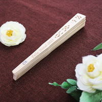 Hochwertiger Lasergravierter Holz-Faltfächer mit Individuellem Logo und Datumsdesign für Partygeschenke und Veranstaltungs-Gastgeschenke