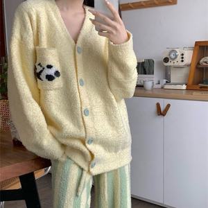 <span class=keywords><strong>Pigiama</strong></span> <span class=keywords><strong>in</strong></span> pile corallo coordinato con <span class=keywords><strong>panda</strong></span>, novità inverno 2024, abbigliamento da casa per donna, stile influencer online - Product Image 1