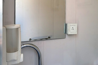 Toilette de luxe pour toilettes d'extérieur Remorque pour toilettes mobile personnalisée pour l'extérieur mobile Salle de bains portable