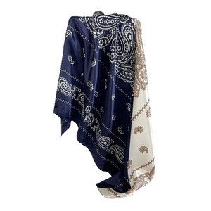Sciarpa Quadrata Turbante 90 cm in Seta Sintetica Suzhi, Stile Classico Estivo per Donne Musulmane con Motivo Totemico e Abbinamento di Colori - Product Image 4