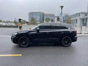 Le Volkswagen Touareffor 2.0TSI Rui Shang Edition <span class=keywords><strong>2021</strong></span> est exporté professionnellement à bas prix - Product Image 4
