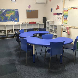 Meubles <span class=keywords><strong>de</strong></span> garderie pour enfants, table et chaises en plastique <span class=keywords><strong>demi</strong></span>-<span class=keywords><strong>lune</strong></span> pour enfants d'âge préscolaire - Product Image 6