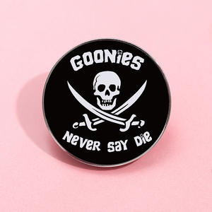Pin de Botón de Zinc con Diseño de Los Goonies <span class=keywords><strong>Never</strong></span> Say Die, Creativo, para Gorra, Lindo, para el Cuello, Regalo para Mujer, Amante de la Moda, Insignia, Año Nuevo Chino, Amor - Product Image 1
