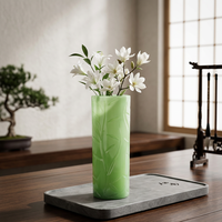 Vas Kaca Bambu Giok Oriental Bebas Timbal dengan Motif Daun Timbul 24,5cm, Penyangga Bunga Lurus untuk Pernikahan dan Rumah