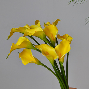 RK213 Lirios Calla de Tallo Largo al por Mayor, Flores Artificiales de EVA Blancas y Rosas con Tacto Real para Decoración del Hogar y Bodas - Product Image 3