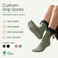 Chaussettes de yoga antidérapantes à faible MOQ, avec logo personnalisé, design en dentelle tendance, et sangle de cheville, idéales pour le ballet et le Pilates