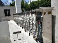 Vente en gros portail rétractable en acier inoxydable portails pliables automatiques portail coulissant rétractable de sécurité pour l'usine