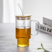 Mug en verre côtelé vertical de 350 ml avec poignée, couvercle en bambou et paille en verre – Tasse vintage transparente pour café glacé, jus, thé et autres boissons