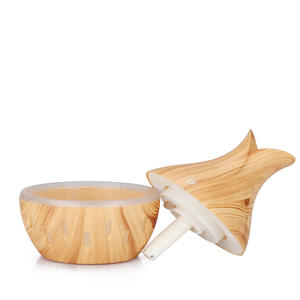 Mini Difusor de Aroma con Apariencia de Pétalos de Flores y Textura de Madera, Humidificador USB con Luz LED para Uso en Casa y Oficina - Product Image 3