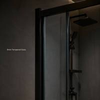 Cabine de douche carrée noire moderne avec porte coulissante en verre de 8 mm et quincaillerie en acier inoxydable