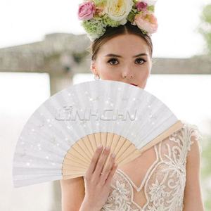 Ventilador de mano plegable de madera personalizado elegante para boda - Product Image 2