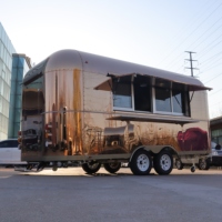 Prix d'usine 500CM Remorque de cuisine mobile personnalisée entièrement équipée de haute qualité pour la vente de nourriture en extérieur