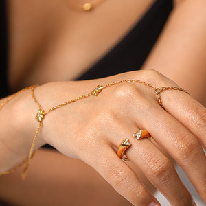 KITI Bracelet Chaîne de <span class=keywords><strong>Main</strong></span> Bohème Étoile en Acier Inoxydable Plaqué Or 18K PVD, Bijou Tendance pour Festival, Cadeau - Product Image 2