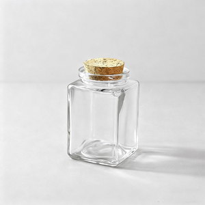 Vente en gros de 120ml Bouchon en liège écologique avec couvercle bocal en verre transparent Mini bouteille carrée d'épices en verre pour le <span class=keywords><strong>safran</strong></span> - Product Image 1
