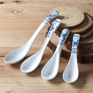 Cucharas de melamina Xiangyuan, cucharas de arroz creativas de estilo retro, cucharas de sopa de porcelana azul y blanca para restaurantes y hoteles. - Product Image 1