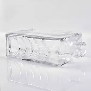 Creative 520ml Wholesale Clear Glass Wine Bottle Vodka Whisky Bottle Foreign Wine Bottle