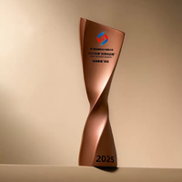 Trophée personnalisé en résine dorée, argentée, bronze, rouge, bleue, en forme de pilier ou d'étoile, avec gravure sur mesure, trophée en résine en forme de S gravé sur mesure