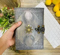 Journal en cuir fait à la main Triple lune livre des ombres Antique Deckle bord papier carnet de croquis Grimoire blanc sort livre sacré