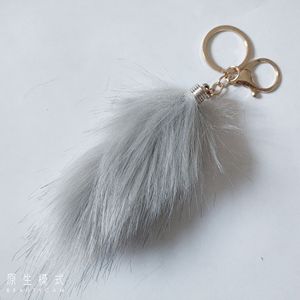 พวงกุญแจหางจิ้งจอกนุ่มนิ่มและทันสมัย - Product Image 5