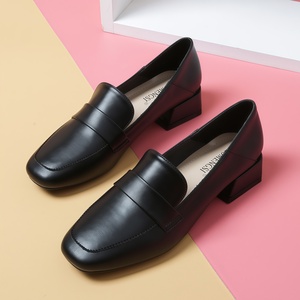 Mocasines de <span class=keywords><strong>Mujer</strong></span> de Diseño de Lujo Yixinda con Punta Cuadrada y Tacón Grueso, Suela de Tendón de Res, Forro de Microfibra, Decoración con Cinturón de Cuero - Product Image 1