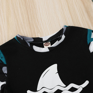ชุดเด็กชายแขนสั้นพิมพ์ลายฉลามสำหรับฤดูร้อน - Product Image 3