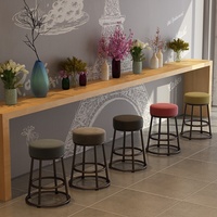 Tabouret de bar en bois massif et fer forgé de style nordique, chaise haute pour usage commercial dans les cafés, les salons de thé, les pizzerias